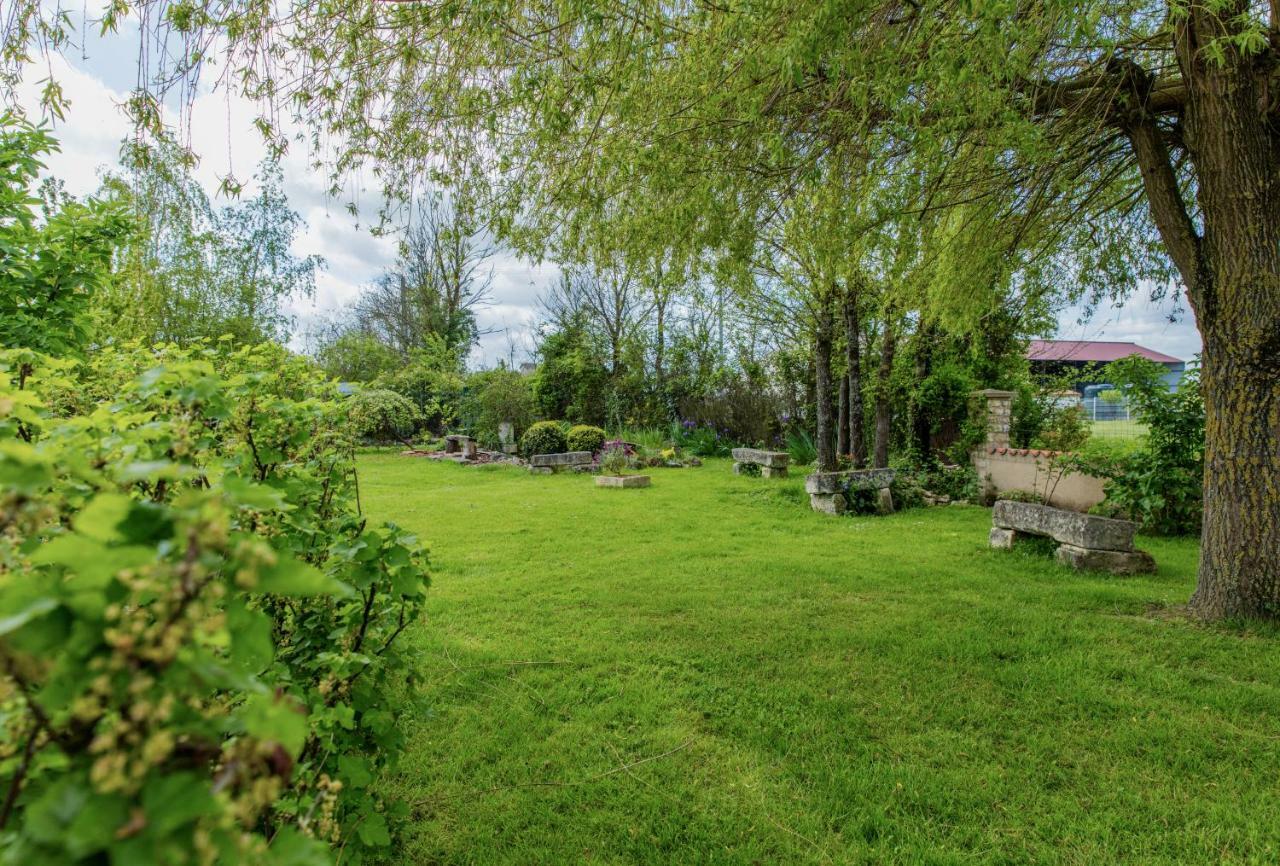 The Wild Seeds Chauvigny Exterior foto